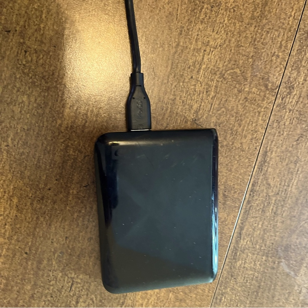 WD Mypassport Essential SE with USB cord; 1 TB